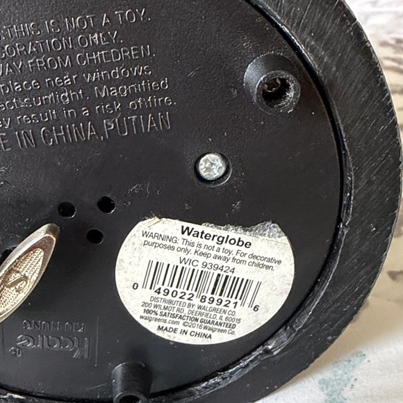 Disney’s Tim Burton’s the nightmare before Christmas music snow globe - Picture 8 of 8